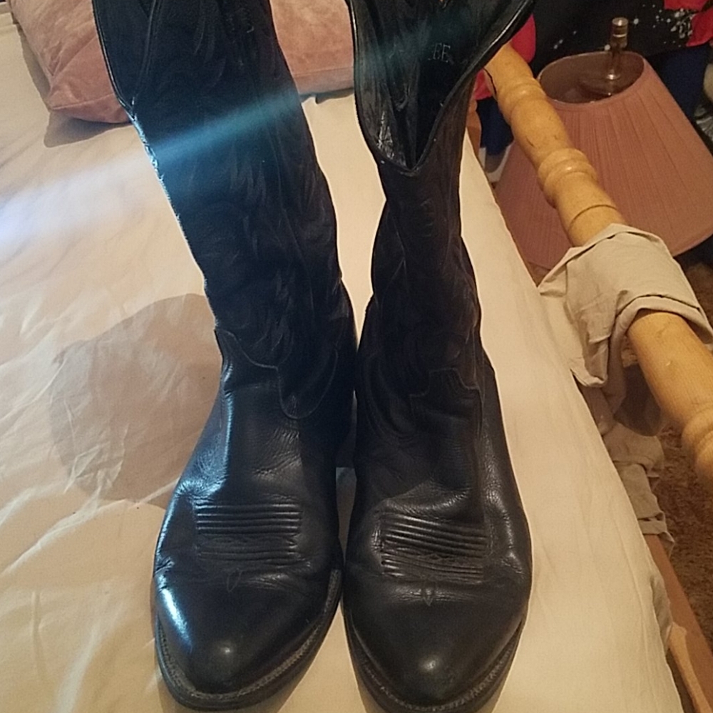 Ariat cowboy boots